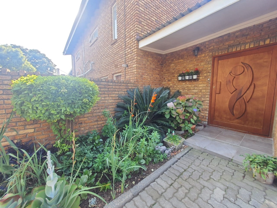 3 Bedroom Property for Sale in Flora Gardens Gauteng