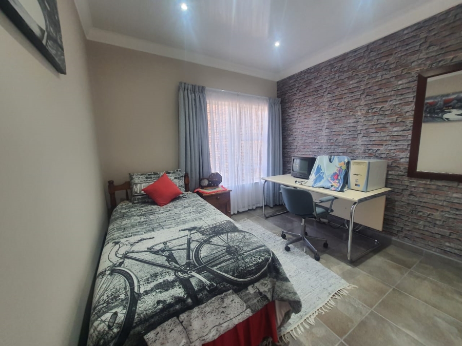 3 Bedroom Property for Sale in Flora Gardens Gauteng