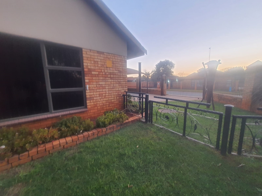 3 Bedroom Property for Sale in Flora Gardens Gauteng