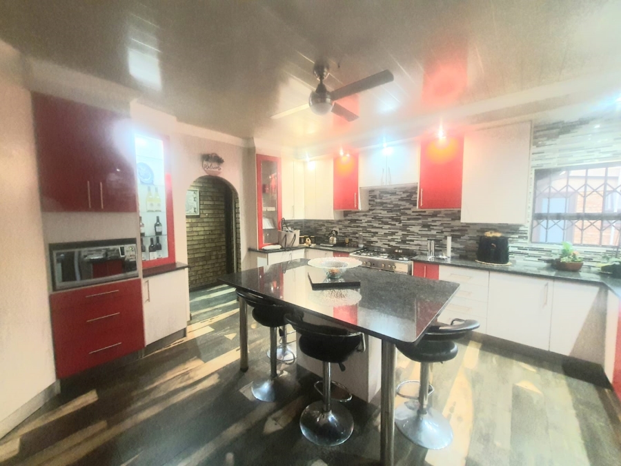 3 Bedroom Property for Sale in Flora Gardens Gauteng