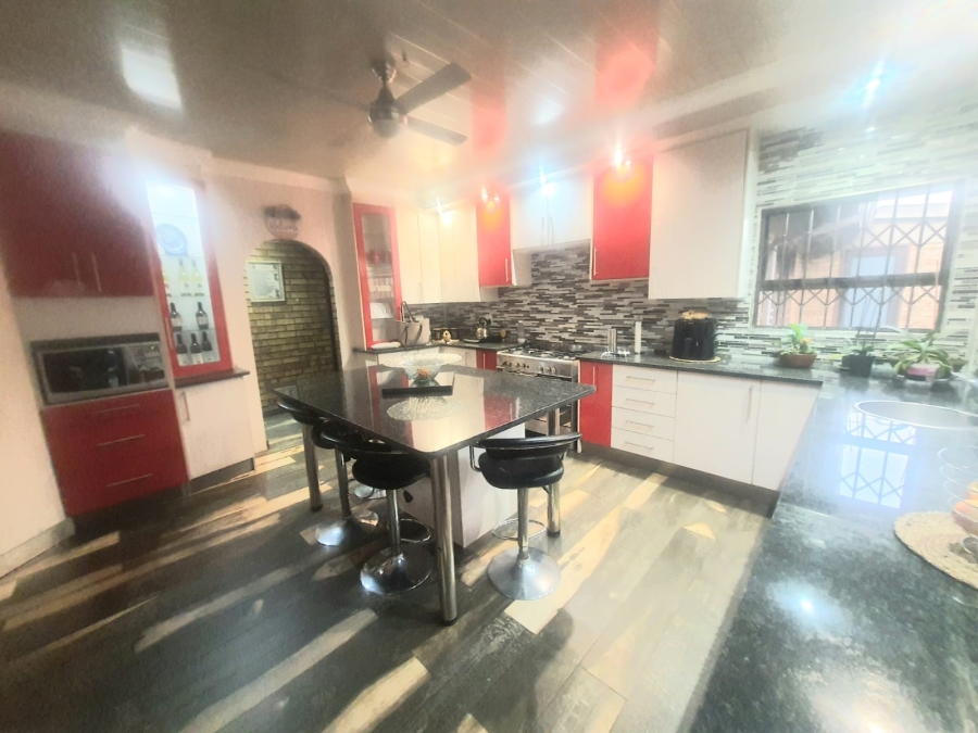 3 Bedroom Property for Sale in Flora Gardens Gauteng