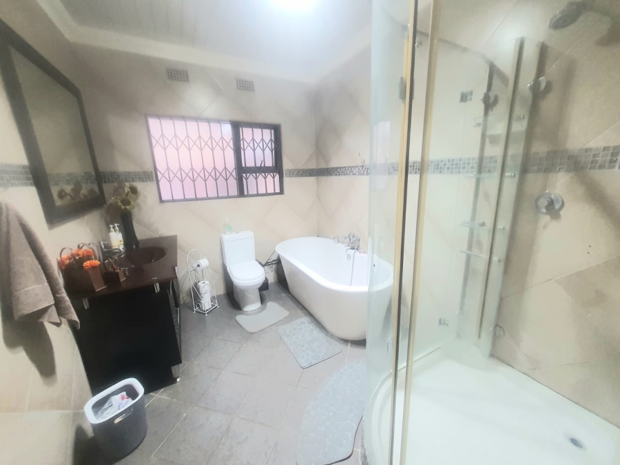 3 Bedroom Property for Sale in Flora Gardens Gauteng
