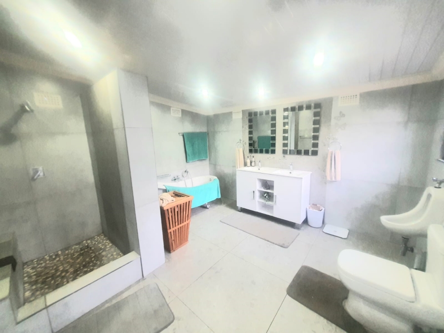 3 Bedroom Property for Sale in Flora Gardens Gauteng
