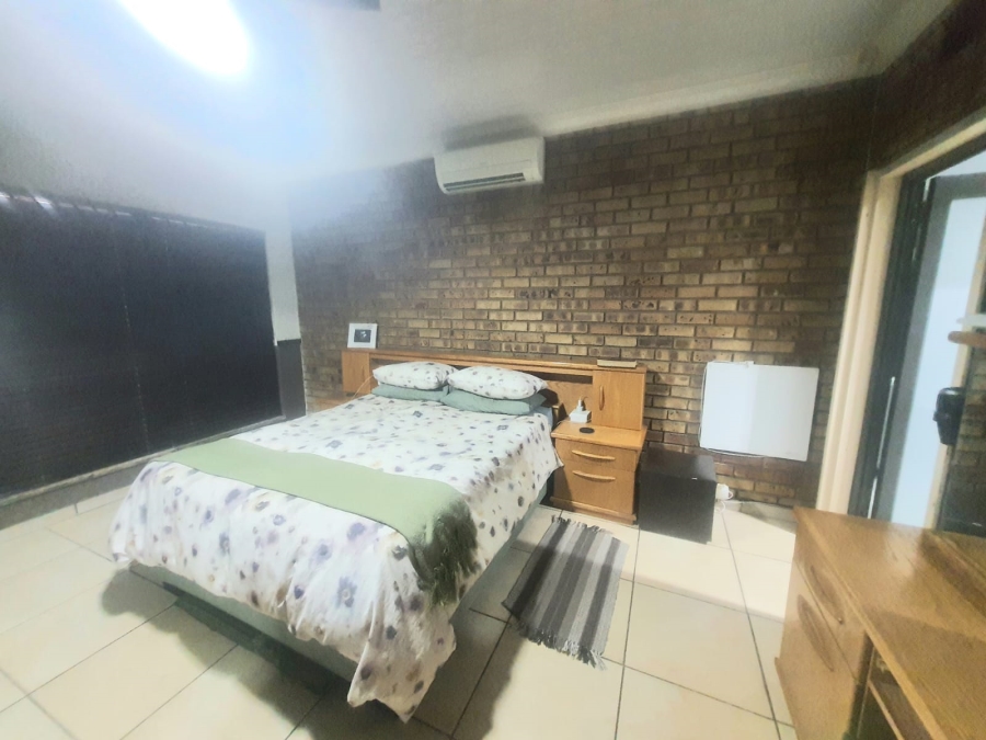 3 Bedroom Property for Sale in Flora Gardens Gauteng