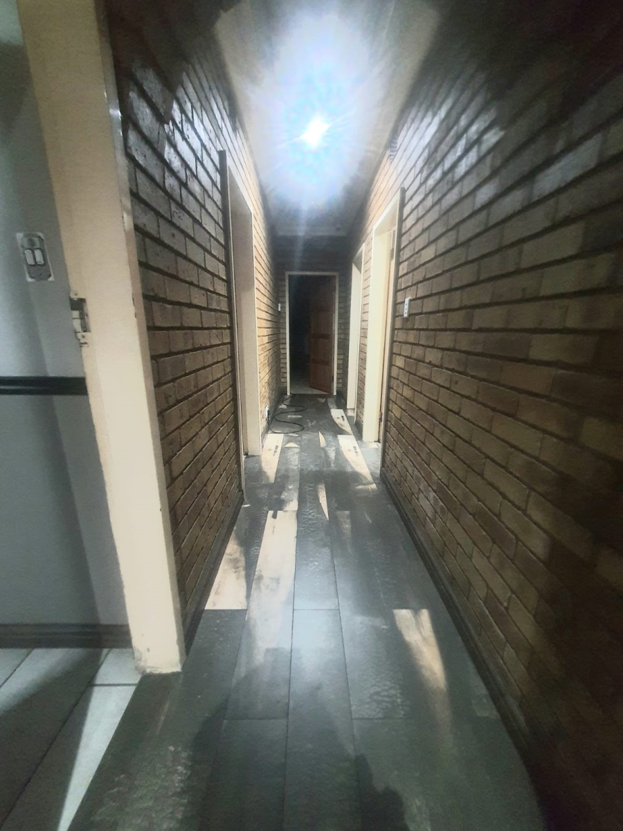 3 Bedroom Property for Sale in Flora Gardens Gauteng