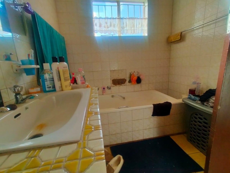 3 Bedroom Property for Sale in Middelvlei A H Gauteng