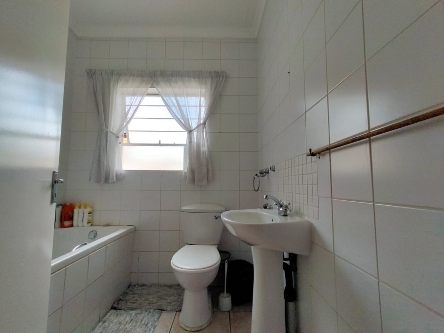 3 Bedroom Property for Sale in Greenhills Gauteng