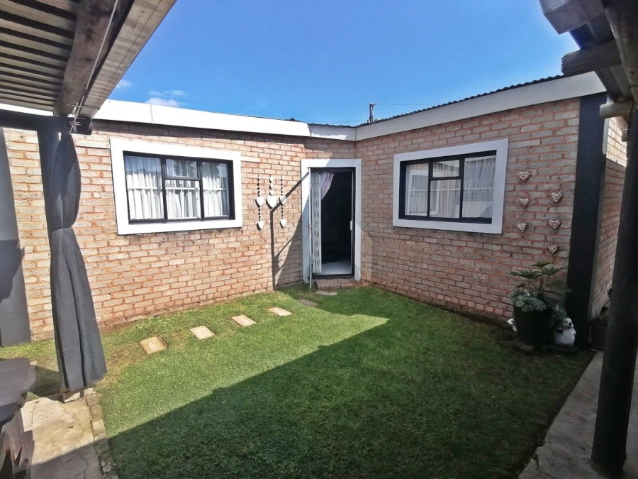 4 Bedroom Property for Sale in West Village Gauteng