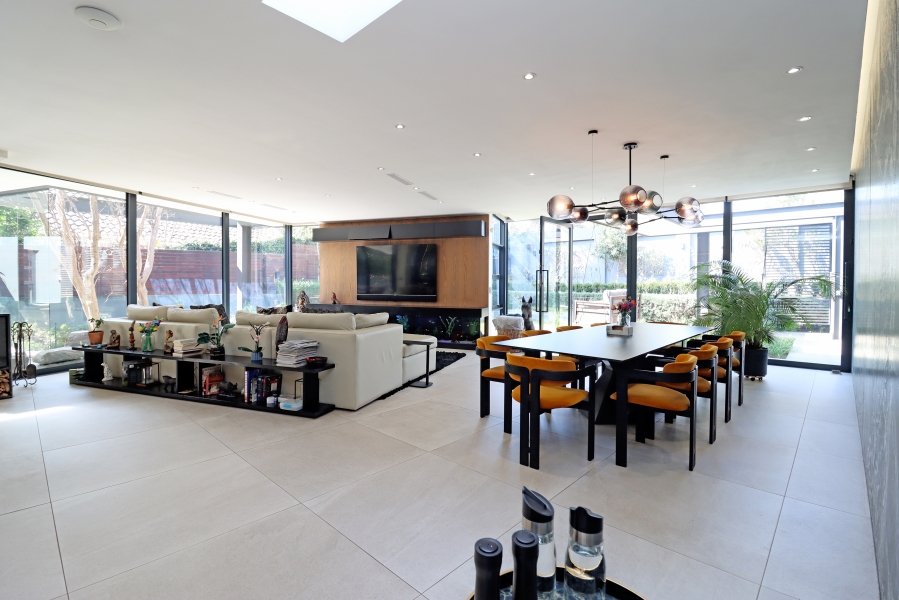 4 Bedroom Property for Sale in Robindale Gauteng