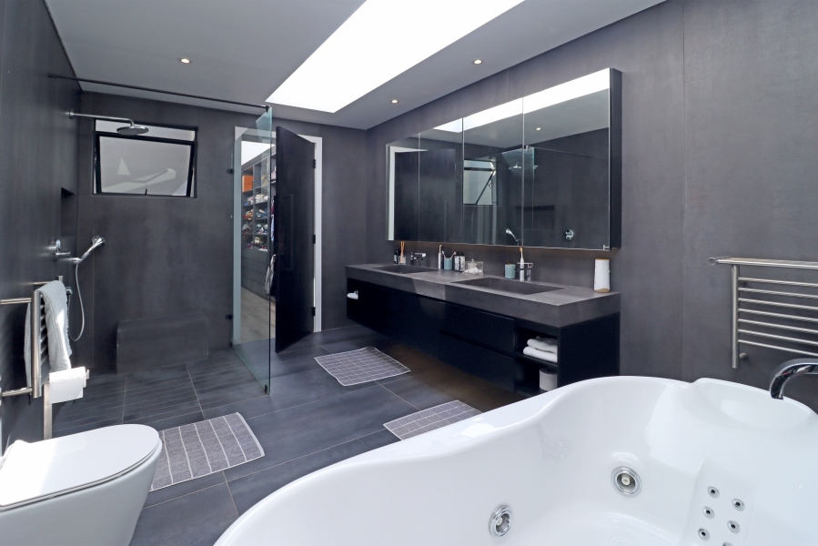4 Bedroom Property for Sale in Robindale Gauteng