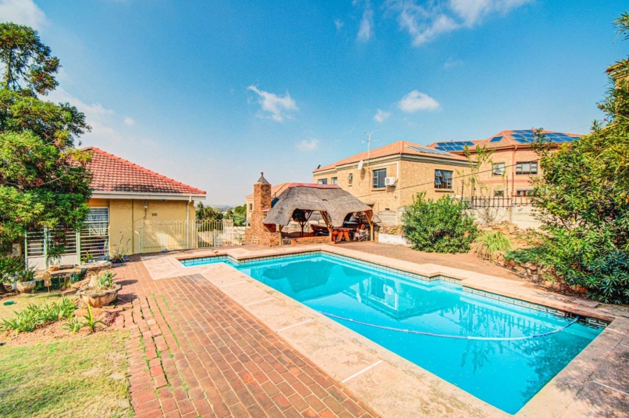 4 Bedroom Property for Sale in South Crest Gauteng