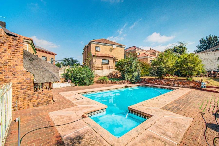 4 Bedroom Property for Sale in South Crest Gauteng