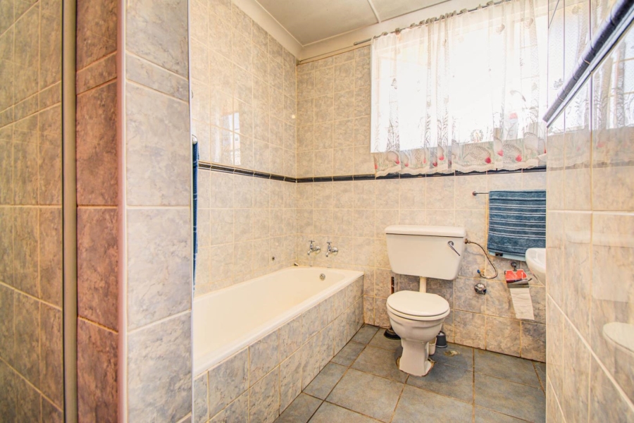 4 Bedroom Property for Sale in South Crest Gauteng