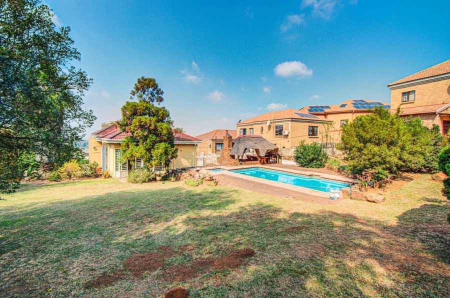 4 Bedroom Property for Sale in South Crest Gauteng