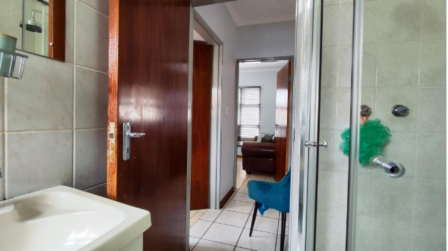 2 Bedroom Property for Sale in New Redruth Gauteng