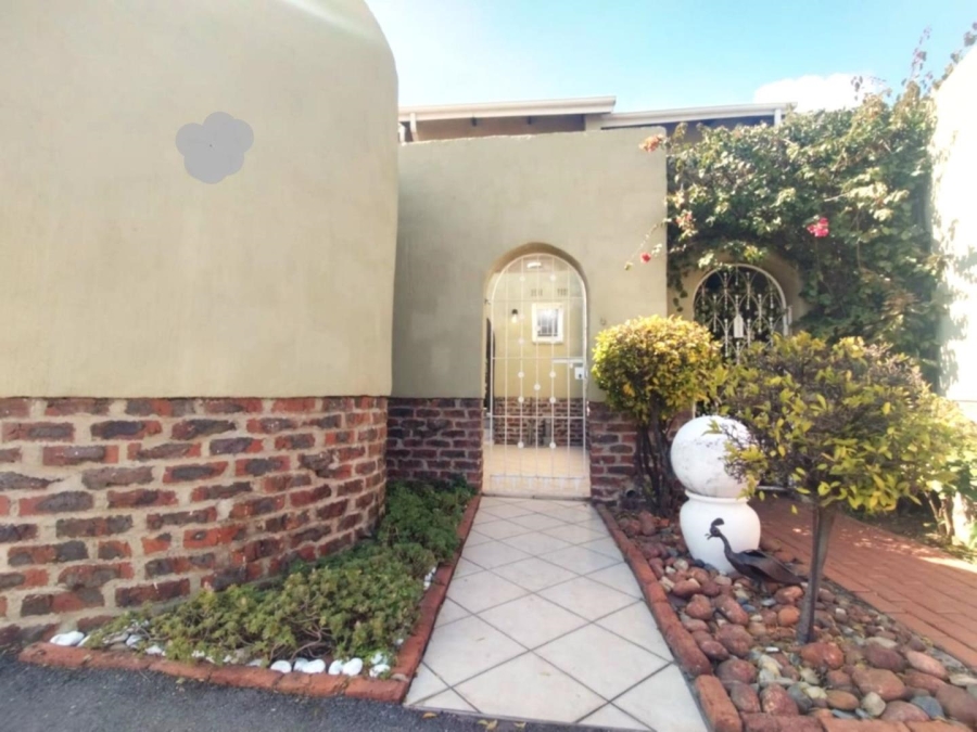 3 Bedroom Property for Sale in Farrarmere Gauteng