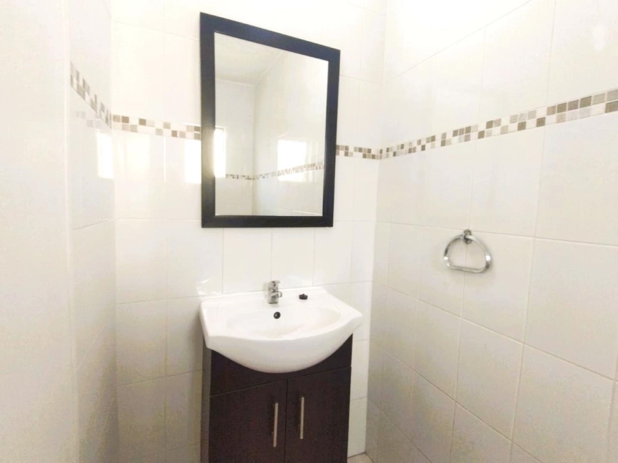 3 Bedroom Property for Sale in Farrarmere Gauteng