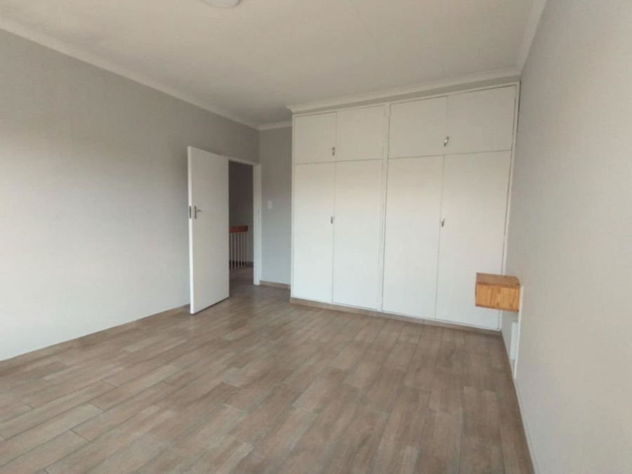 3 Bedroom Property for Sale in Farrarmere Gauteng