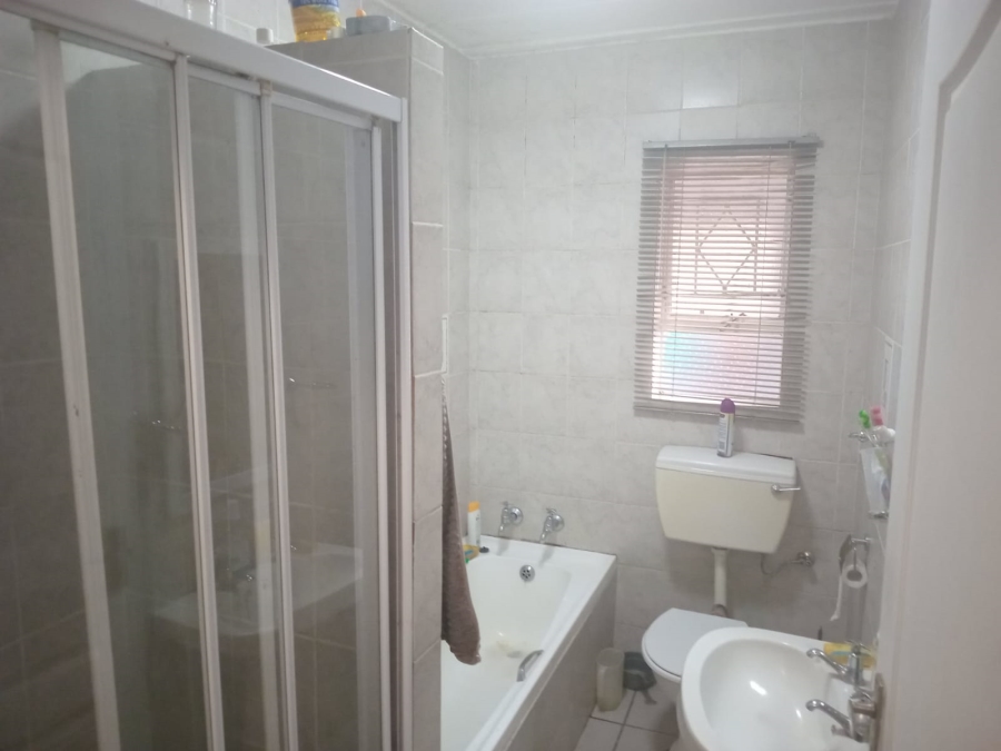 2 Bedroom Property for Sale in Florida Gauteng