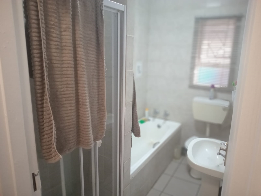 2 Bedroom Property for Sale in Florida Gauteng