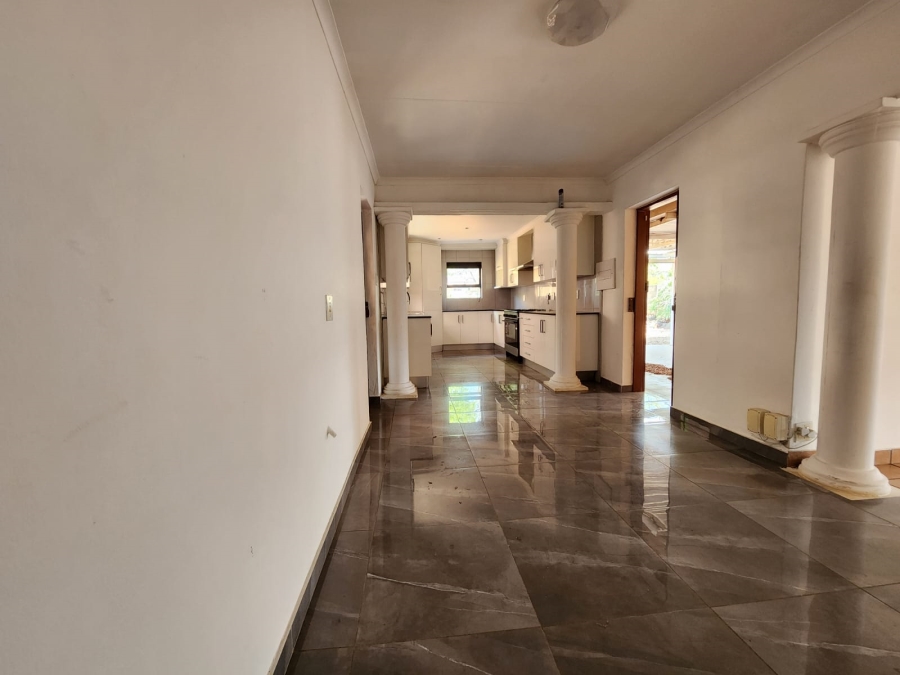 5 Bedroom Property for Sale in Wierda Park Gauteng