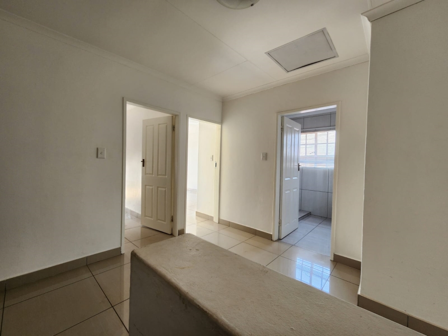 5 Bedroom Property for Sale in Wierda Park Gauteng