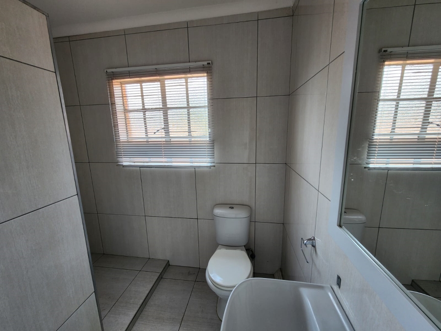 5 Bedroom Property for Sale in Wierda Park Gauteng