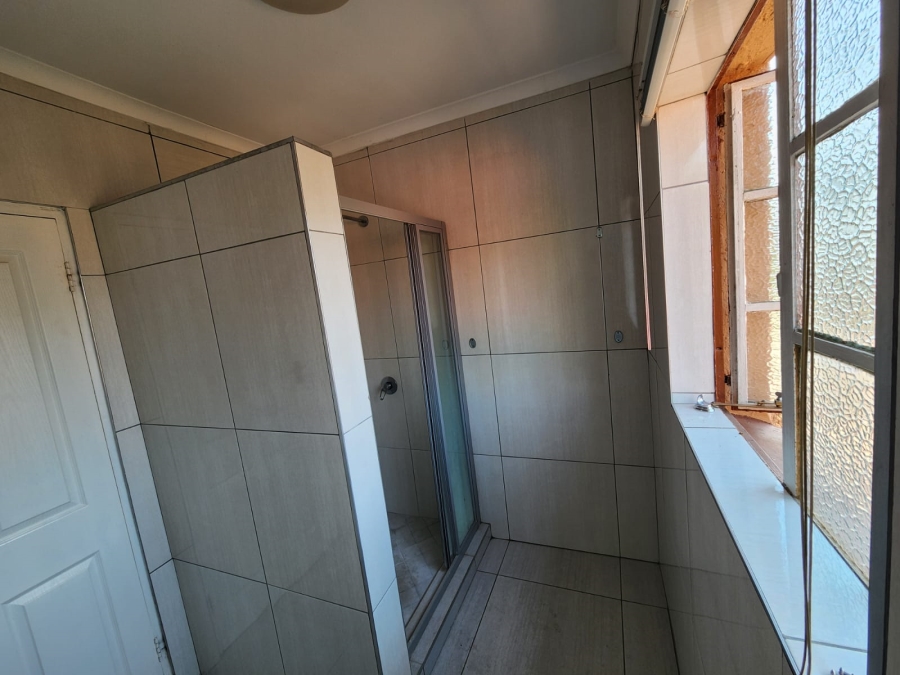 5 Bedroom Property for Sale in Wierda Park Gauteng