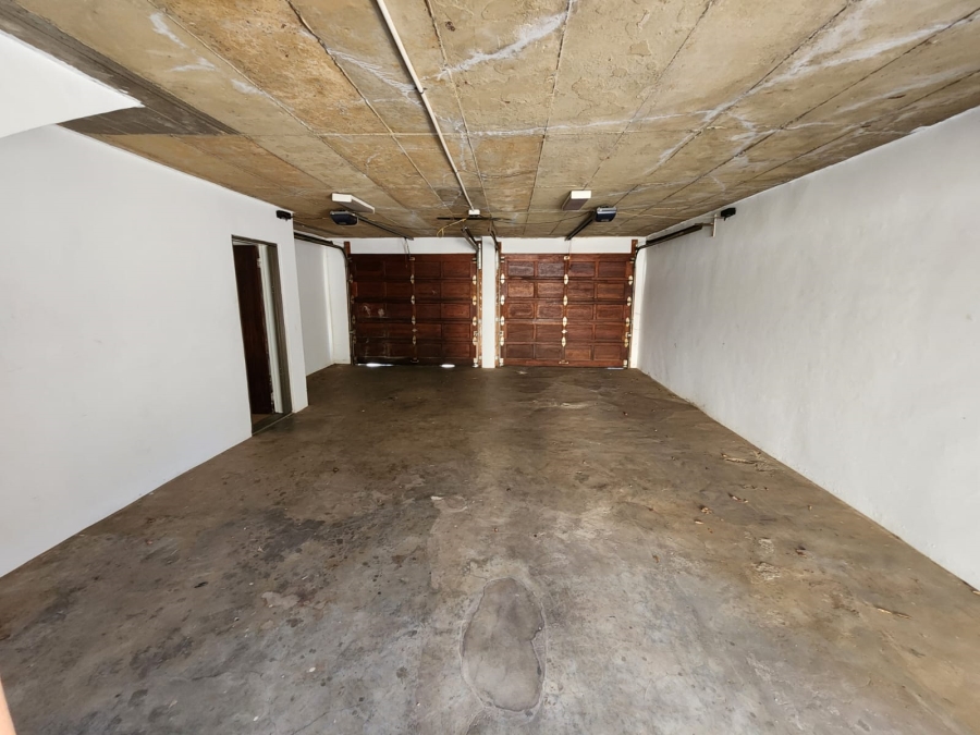 5 Bedroom Property for Sale in Wierda Park Gauteng