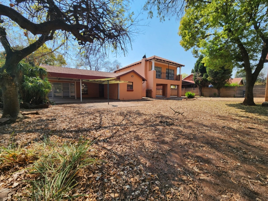 5 Bedroom Property for Sale in Wierda Park Gauteng