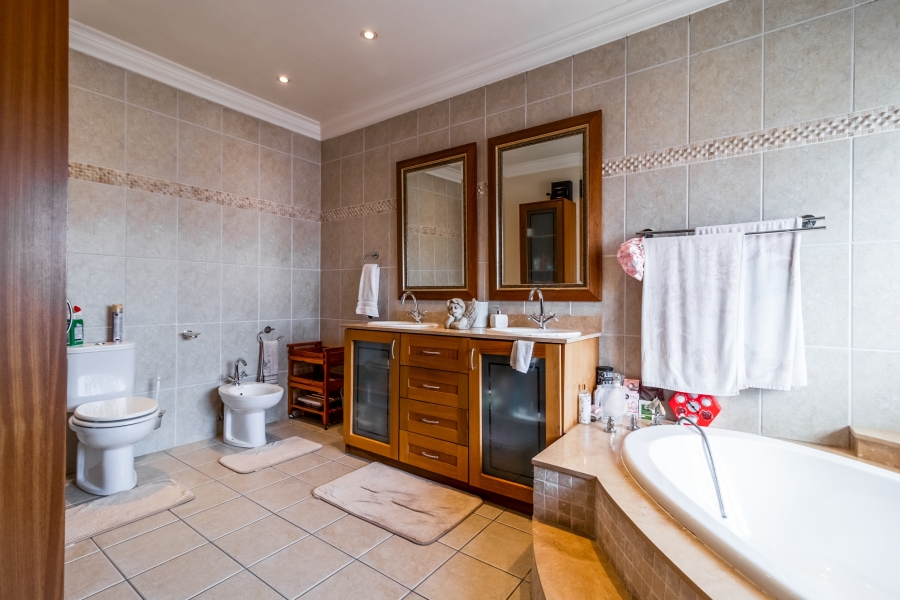 4 Bedroom Property for Sale in Bedfordview Gauteng