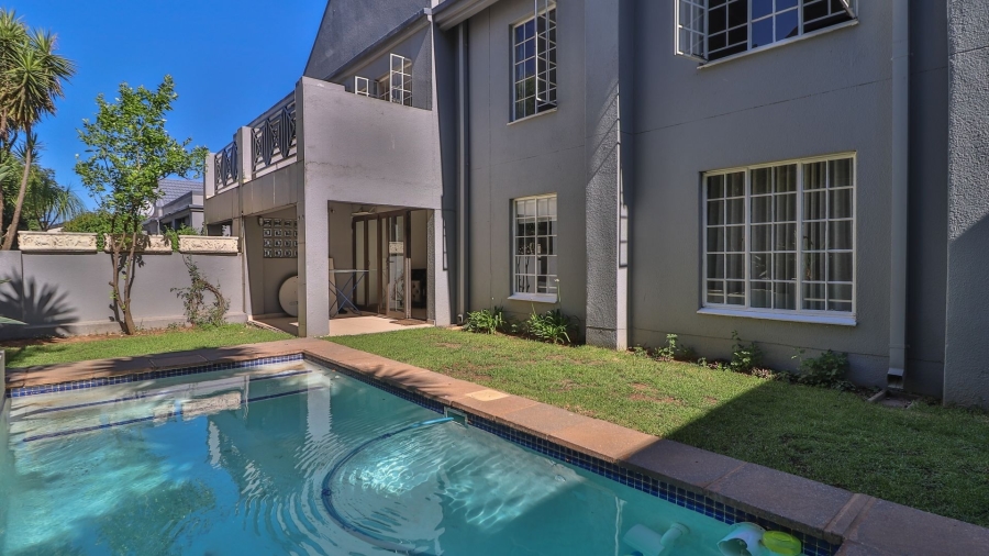 2 Bedroom Property for Sale in Melrose North Gauteng