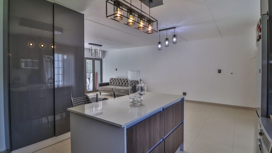 2 Bedroom Property for Sale in Melrose North Gauteng