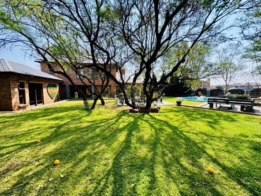 5 Bedroom Property for Sale in Zambezi Country Estate Gauteng