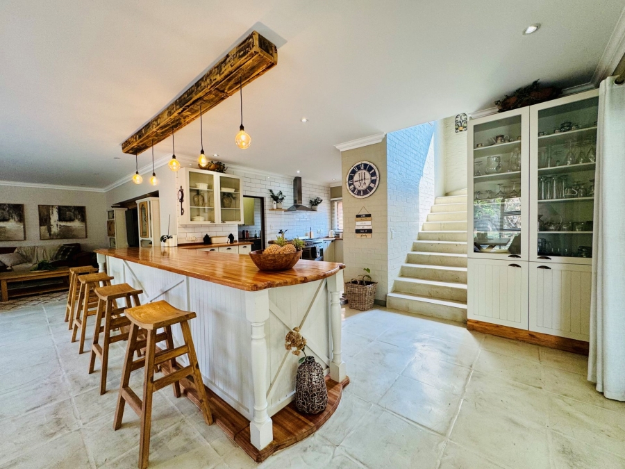 5 Bedroom Property for Sale in Zambezi Country Estate Gauteng