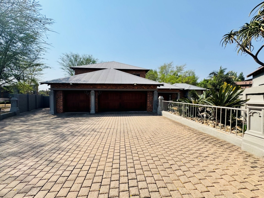 5 Bedroom Property for Sale in Zambezi Country Estate Gauteng