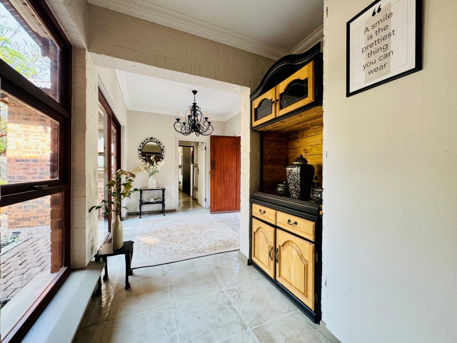 5 Bedroom Property for Sale in Zambezi Country Estate Gauteng