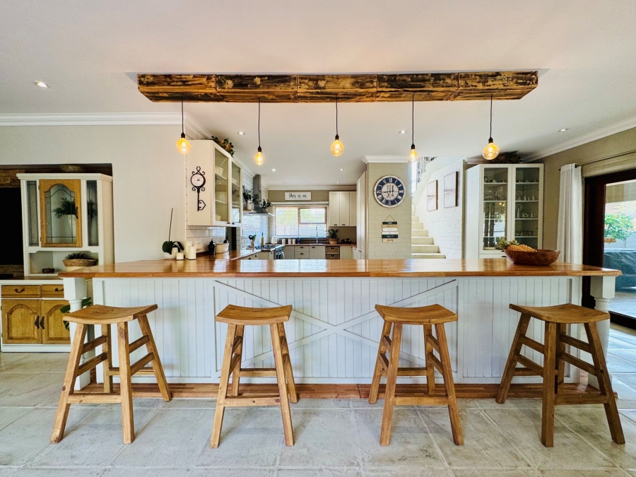 5 Bedroom Property for Sale in Zambezi Country Estate Gauteng