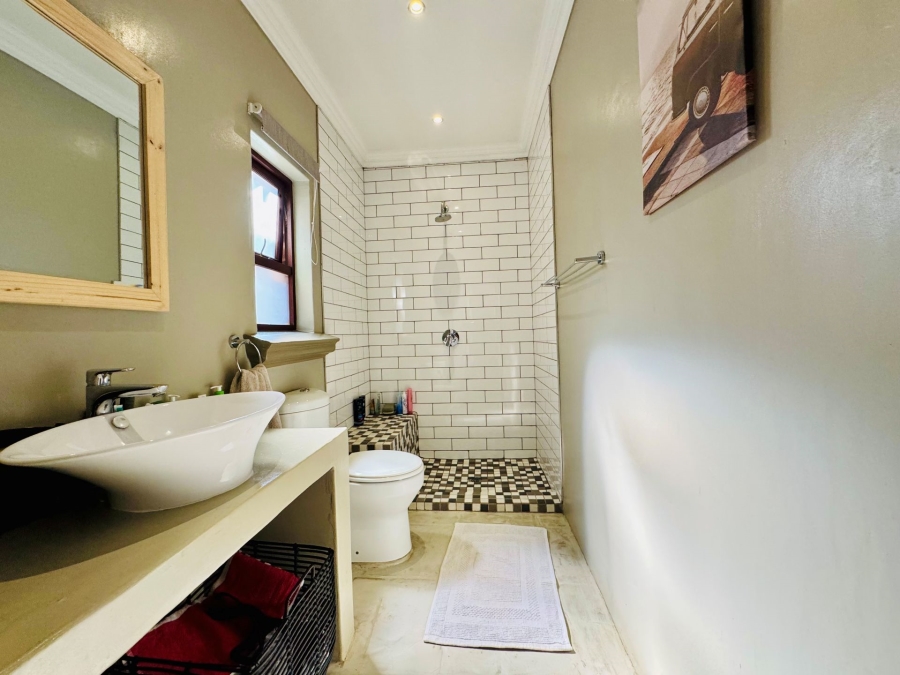 5 Bedroom Property for Sale in Zambezi Country Estate Gauteng