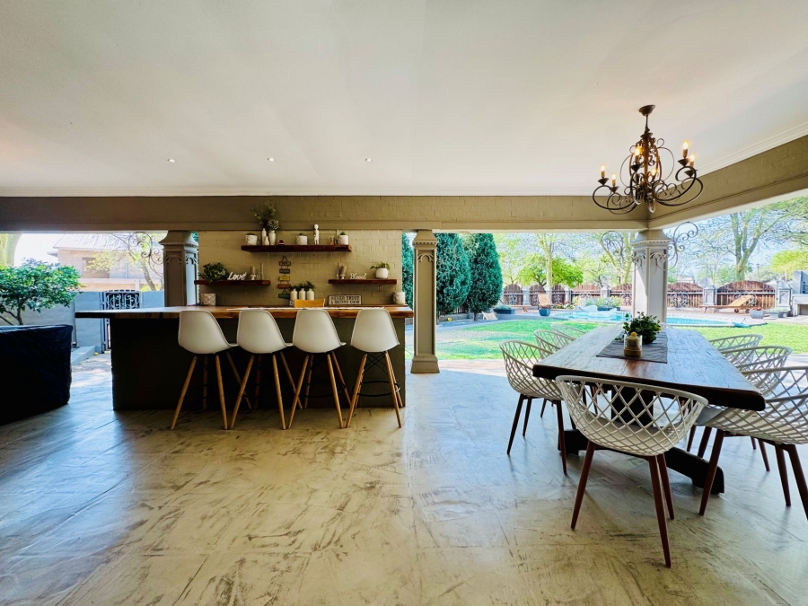 5 Bedroom Property for Sale in Zambezi Country Estate Gauteng