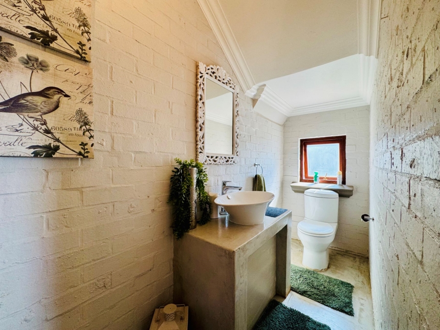 5 Bedroom Property for Sale in Zambezi Country Estate Gauteng