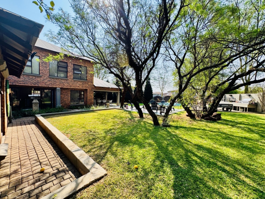 5 Bedroom Property for Sale in Zambezi Country Estate Gauteng