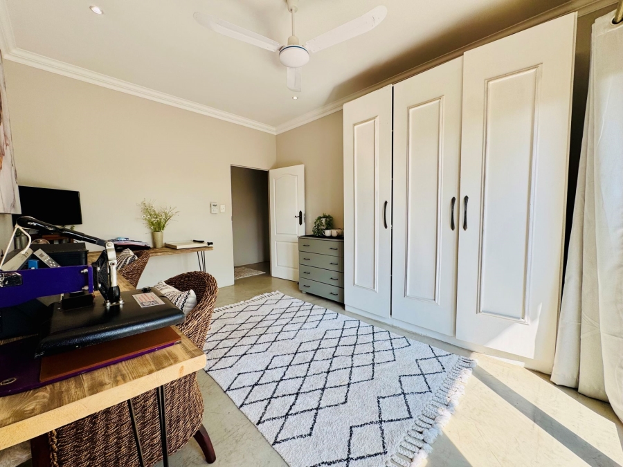 5 Bedroom Property for Sale in Zambezi Country Estate Gauteng