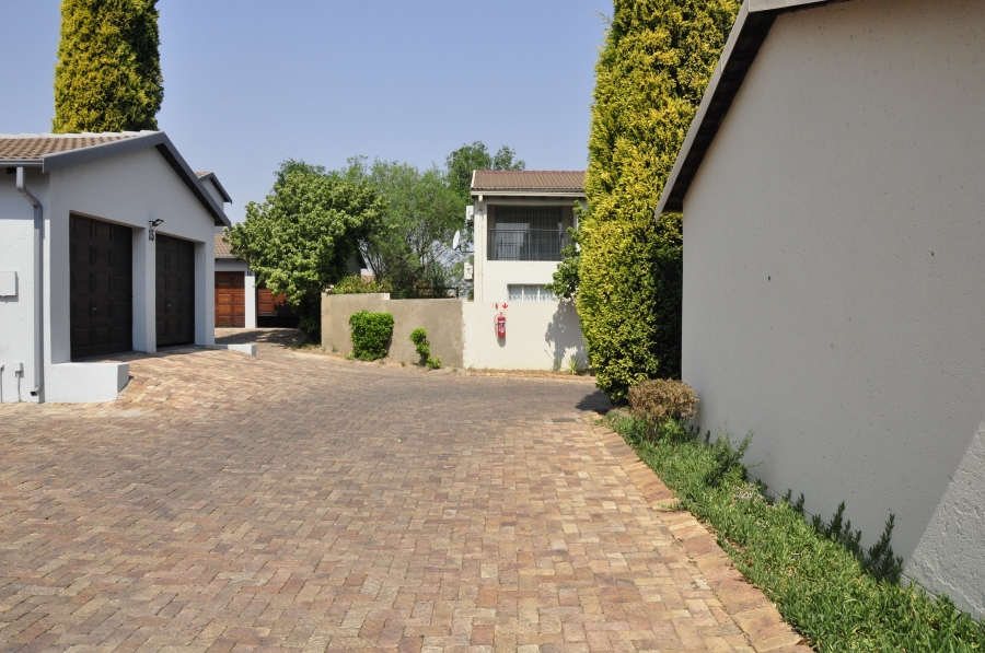 To Let 3 Bedroom Property for Rent in Kyalami Hills Gauteng