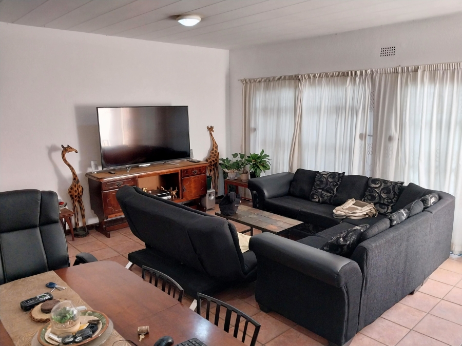 3 Bedroom Property for Sale in Brackendowns Gauteng