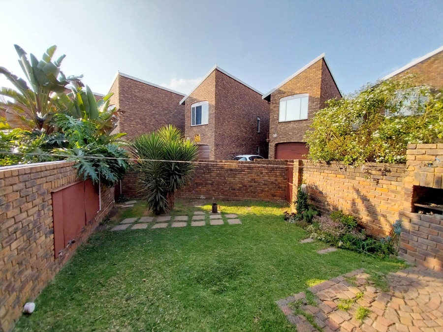 3 Bedroom Property for Sale in Brackendowns Gauteng