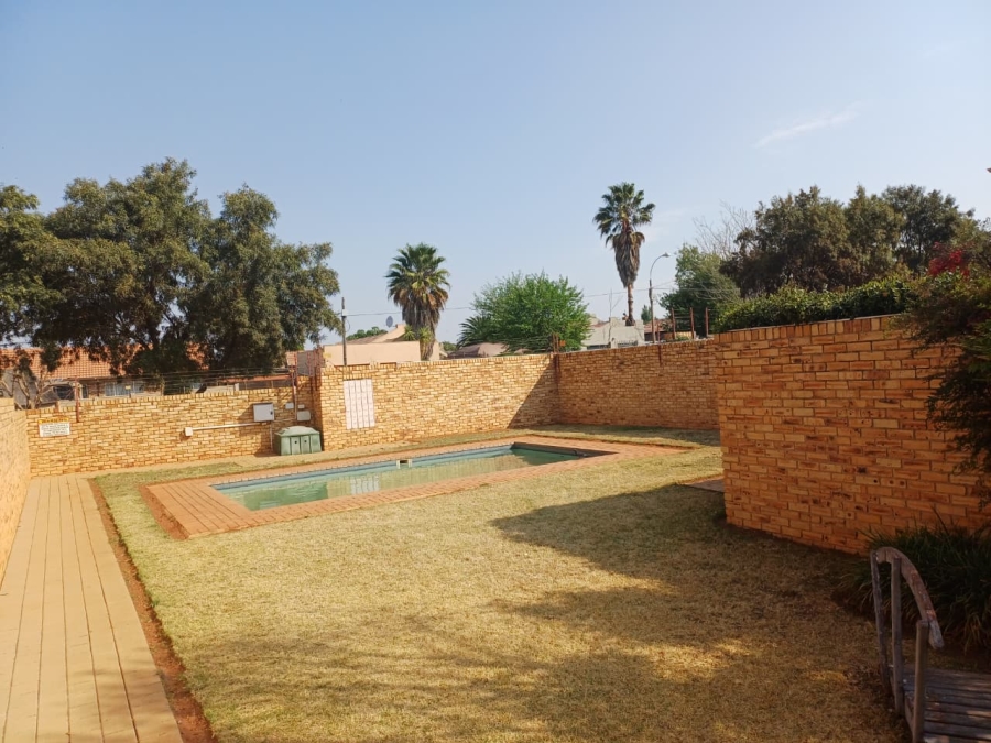 2 Bedroom Property for Sale in Randpoort Gauteng