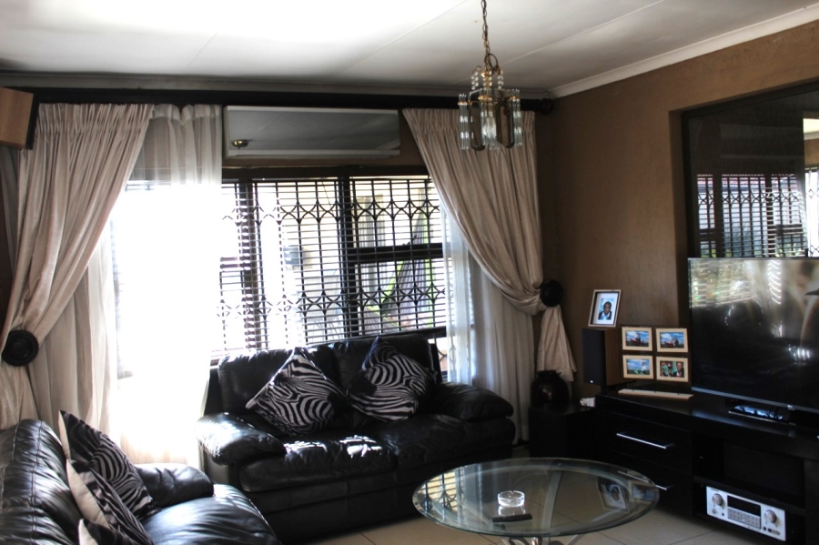 To Let 6 Bedroom Property for Rent in Mayberry Park Gauteng