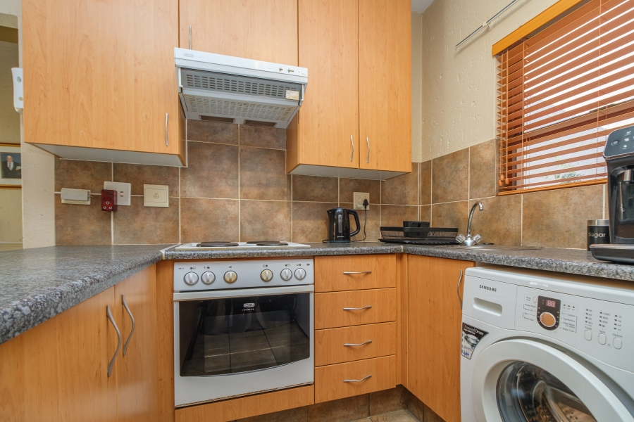 To Let 1 Bedroom Property for Rent in Lonehill Gauteng