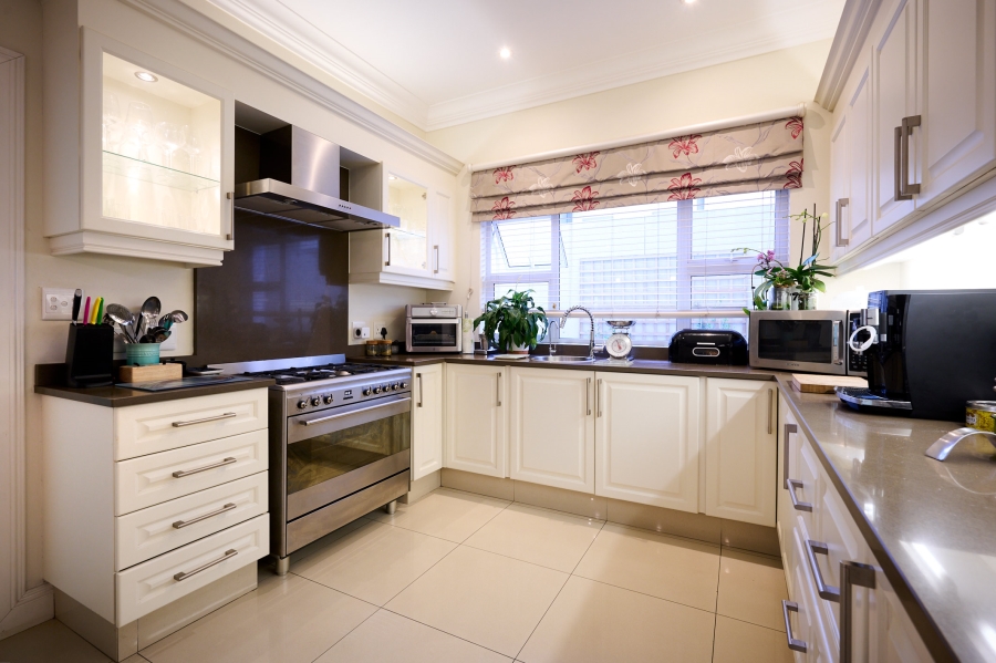 4 Bedroom Property for Sale in Waterfall Country Village Gauteng